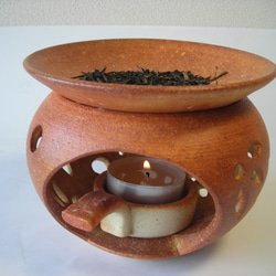 焼き締めの茶香炉 1枚目の画像