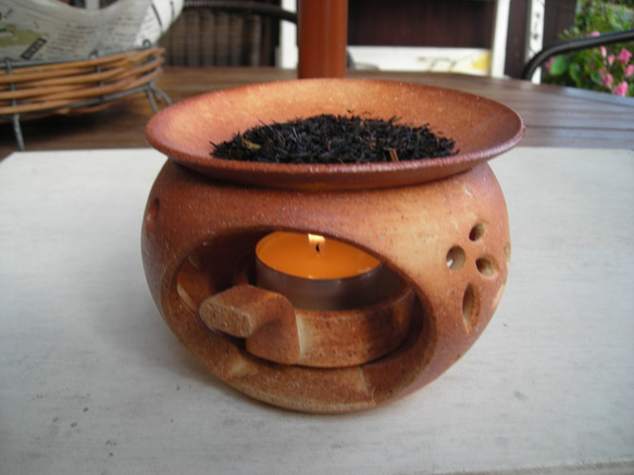 焼き締めの茶香炉 3枚目の画像