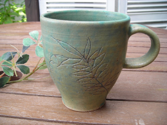 トルコ釉　フリーカップ葉柄 1枚目の画像