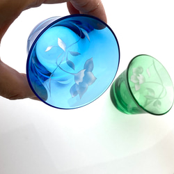【木盒】鐵線蓮（鐵絲）一對禮物淺藍&amp;綠一對清酒杯（江戶玻璃） 第2張的照片