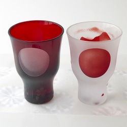 日月桜　夫婦鶴 　赤いガラスのぐい呑み　おちょこ　酒器ペアセット 5枚目の画像