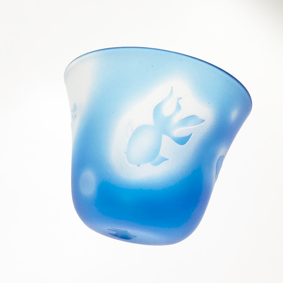 [木盒]貓尾垂釣淡藍色玻璃清酒碗江戶玻璃 第5張的照片