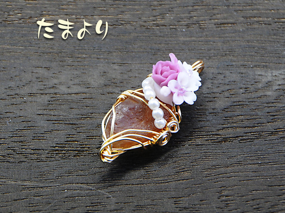「新春の祈り」ヘソナイトガーネットとフラワーブーケ（薔薇と桜）のペンダントトップ 7枚目の画像