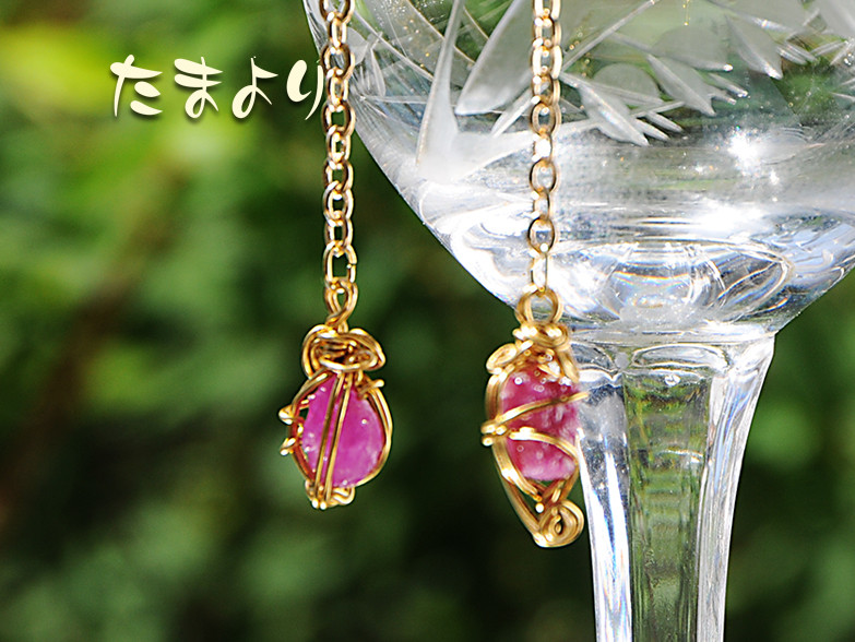 「イゾルトの雫」天然ルビーのピアス（イヤリング交換可）