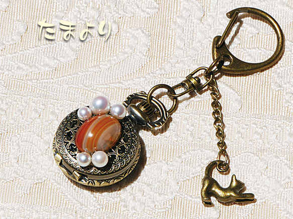 赤縞瑪瑙と真珠の懐中時計バックチャーム 4枚目の画像