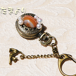 赤縞瑪瑙と真珠の懐中時計バックチャーム 5枚目の画像