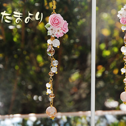 「プリマヴェーラのワルツ」お花（樹脂粘土）と桜瑪瑙（チェリーブロッサムアゲート）の揺れるピアス（イヤリング交換可） 5枚目の画像
