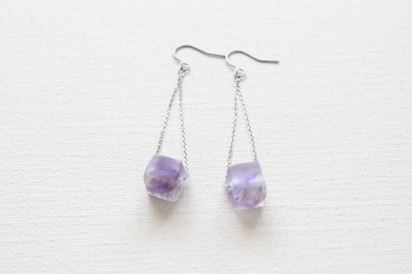 swing ピアス・purple 1枚目の画像