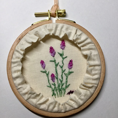 手刺繍の壁飾り】花爛漫（17㎝）刺繍フレーム おうちを彩る