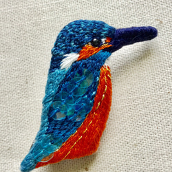 カワセミ☆鳥の刺繍ブローチ 1枚目の画像