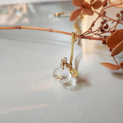 水晶とオパールのプチネックレス 2枚目の画像