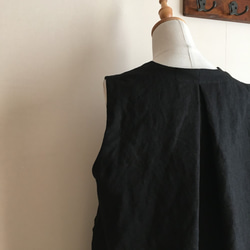 モイストウォッシュ加工リネン黒で作ったジャンパースカート 5枚目の画像