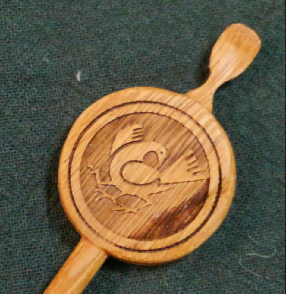 受注制作　木のかんざし両面彫り(片面オリジナルマーク入り)