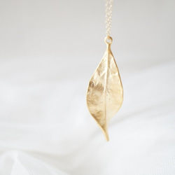 Gold leaf リーフ・ロング・ネックレス（５０センチ） 2枚目の画像