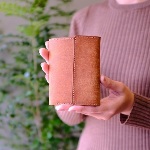 スタンダードな二つ折り財布 / Folded Wallet *CAMEL (右利き用) 2枚目の画像