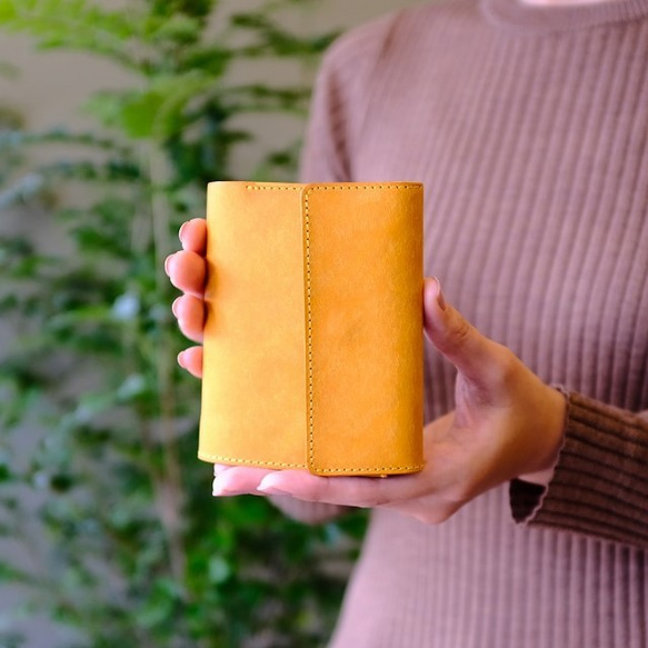 スタンダードな二つ折り財布 / Folded Wallet *YELLOW (右利き用) 2枚目の画像