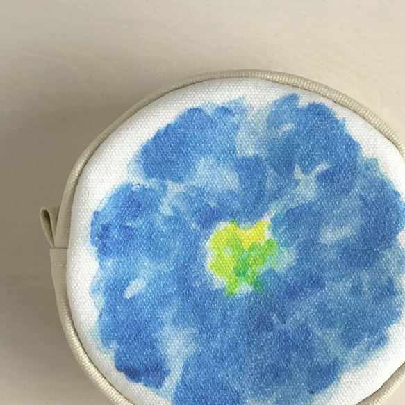 全新 Bloom 花朵圓形小袋花卉圖案藍色 第4張的照片
