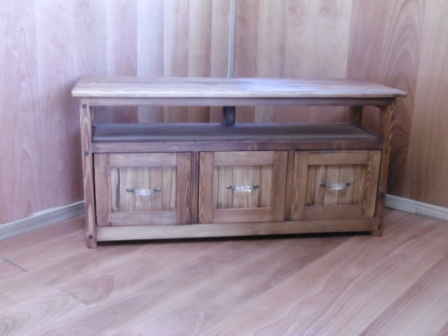 大人可愛　TV台　カラー3種類 最大37v　只今、受注生産になります