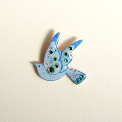 キラキラ青い小鳥のブローチ 2枚目の画像