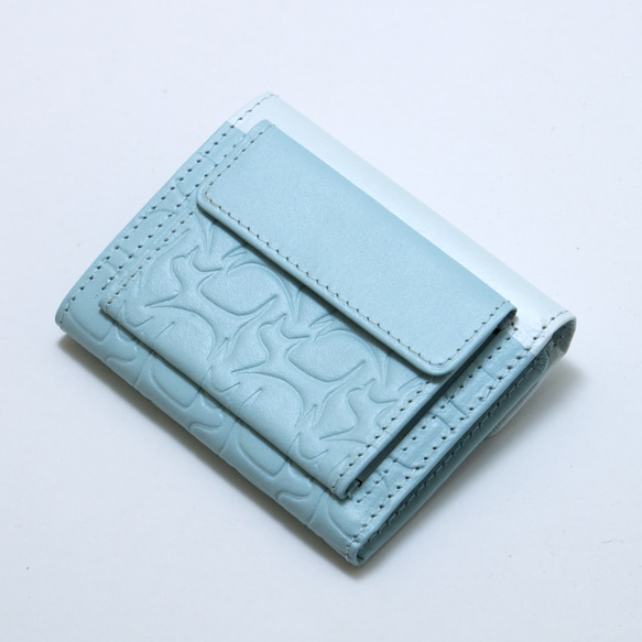 mame wallet - 3つ折りミニ財布　猫パターン／ ライトブルー × パールホワイト【受注生産】 2枚目の画像
