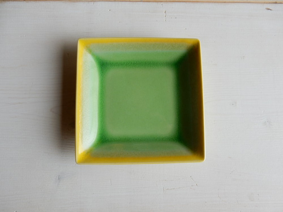 twotonecolor正角皿(グリーン) 1枚目の画像