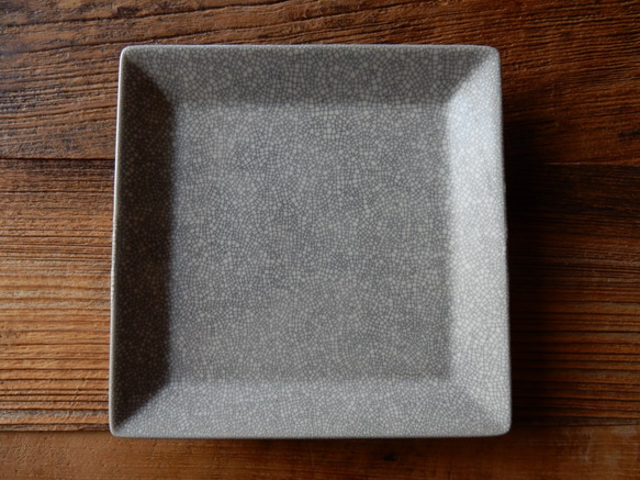 中サイズ　ワンプレート皿　(墨貫入)　　 1枚目の画像
