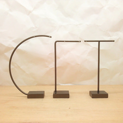 CLT字型ピアススタンド（3個入り） 1枚目の画像