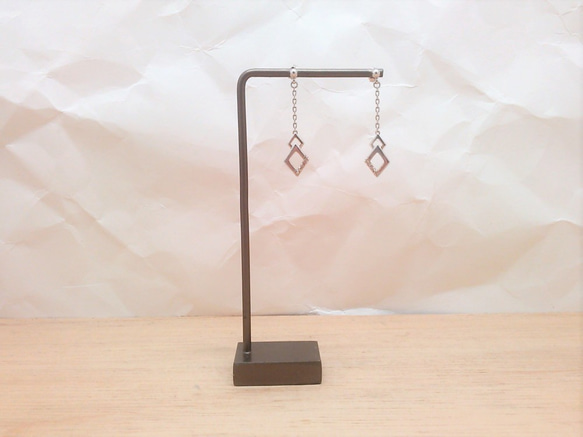 CLT字型ピアススタンド（3個入り） 3枚目の画像