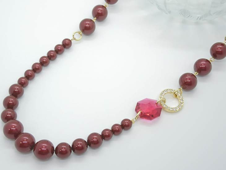 クリスマスカラー♪クラシカルなパールのネックレス