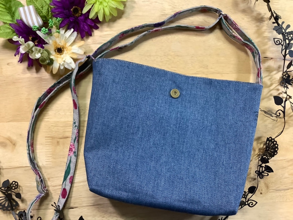 [Walk Pochette] Botanical Little Garden Pattern Adjustable Strin 第3張的照片