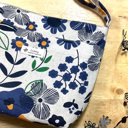 [Walking pochette] Tsubaki and various flowers 可調弦長 海軍✖️ 黃色 Saco 第2張的照片