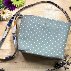 [Walking pochette] Tsubaki and various flowers 可調弦長 海軍✖️ 黃色 Saco 第3張的照片