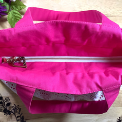 【ファスナー付きMサイズ】カットワークレース(花柄) グラニーバッグ　ピンク ＜通勤バッグにオススメサイズ！＞ 4枚目の画像