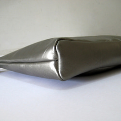 LARGE POCHETTE shiny gray　本革製　ポシェット 3枚目の画像