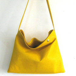 サコッシュ カラシ　本革製　サコッシュバッグ 2枚目の画像