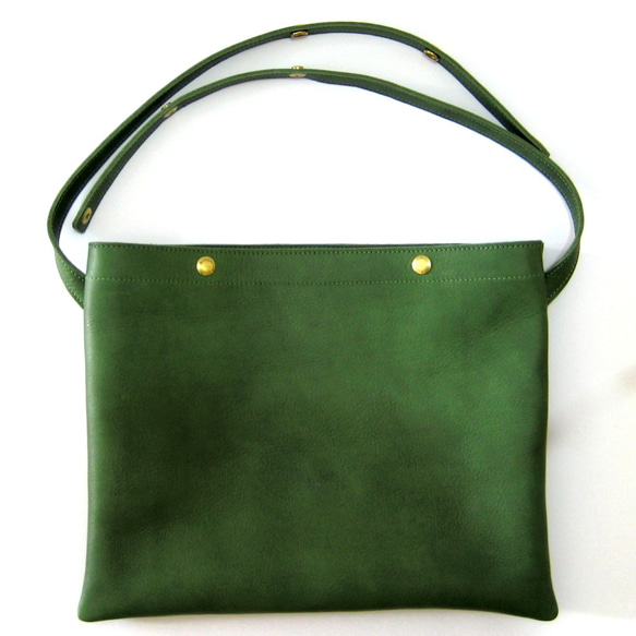 サコッシュ グリーン　本革製　サコッシュバッグ 2枚目の画像