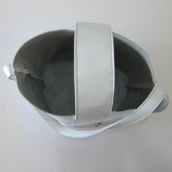 バケット ホワイト　本革製　バケツ型バッグ 4枚目の画像