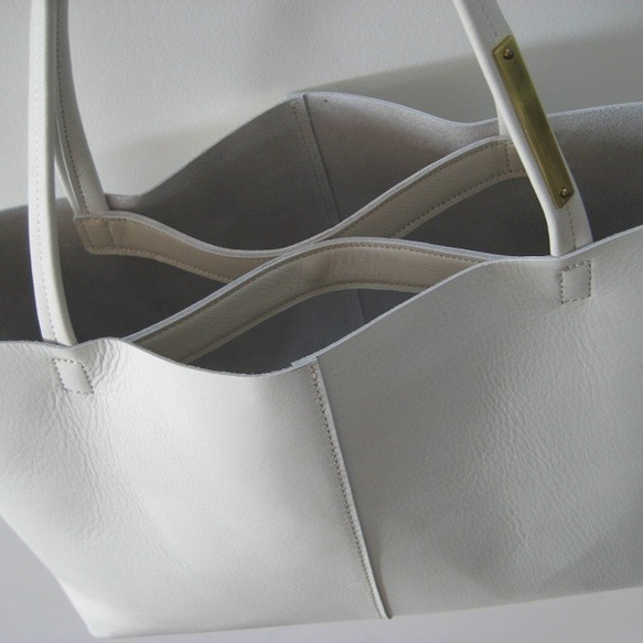 OTONA eco-bag VMサイズ ホワイト　本革製  トートバッグ 3枚目の画像
