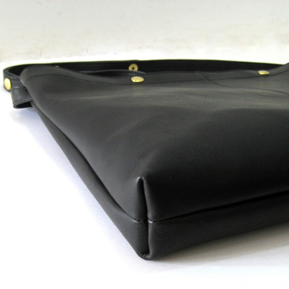 ビッグサコッシュ ブラック　本革製　サコッシュバッグ 2枚目の画像