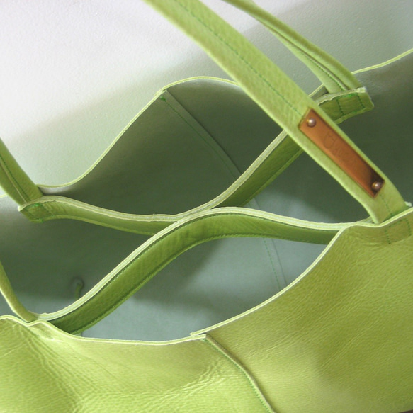OTONA eco-bag Sサイズ neo green　本革製  トートバッグ 2枚目の画像