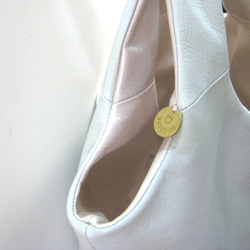 ラウンドリバーシブル ピンクゴールド+ホワイト　本革製　リバーシブルバッグ 5枚目の画像