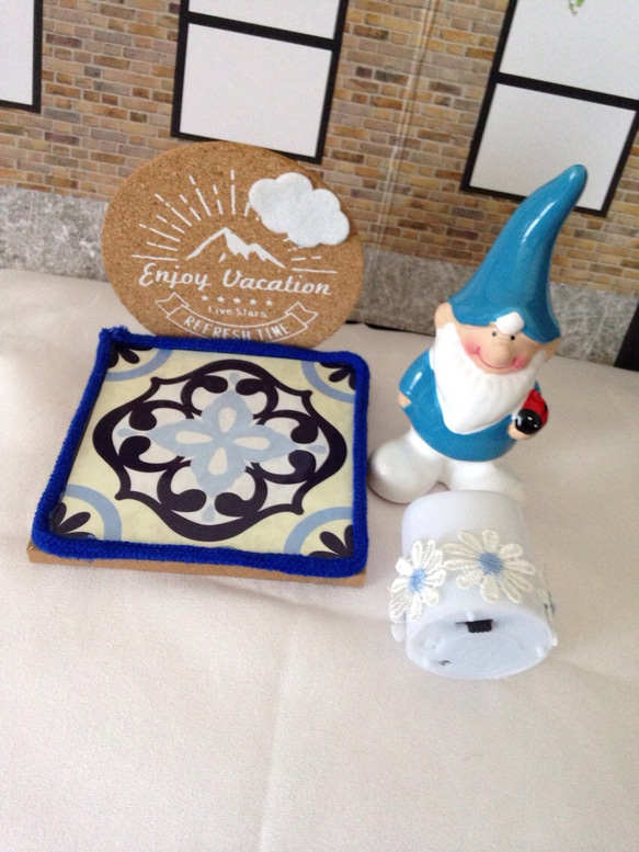 ブルーの小人さん お花のLEDキャンドルライト♪ウッド陶器オブジェ★インテリア置物　ミニチュア 4枚目の画像