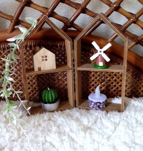 木のお家とLEDキャンドルライトのミニチュアインテリア 置物■折りたたみ可能の2way 6枚目の画像