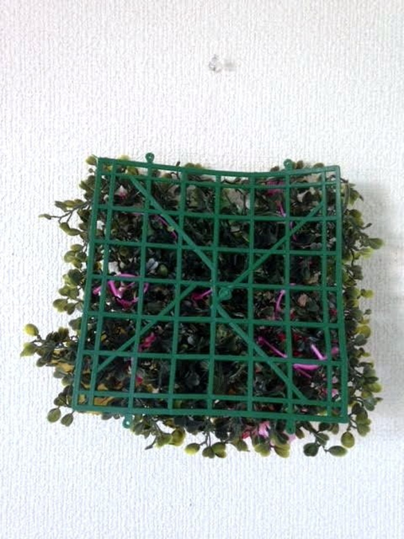 ナチュラルガーデン♪ピンクのお花のフェイクグリーンのウェルカムボード 人工芝 3枚目の画像
