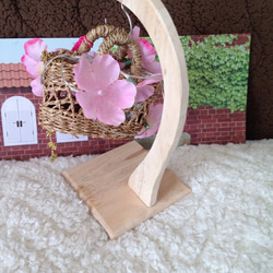 バスケットに入ったピンクのお花のスタンド テーブルライト☆ 4枚目の画像