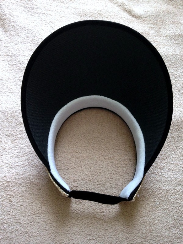 ベージュのジュートフローラルとレースのブラックサンバイザー■帽子 ハット 3枚目の画像
