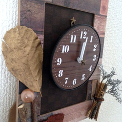 取り外せる時計◆壁掛けにもできるバックフェイクレザーのアンティーク風 壁掛け&置き時計 3枚目の画像