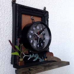 クールテイスト■取り外せる時計■バックフェイクレザー 小物置きつき 壁掛け＆置き時計 3枚目の画像