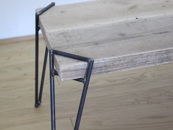 【脱着式アイアン脚】鉄と古材天然杉で作ったローテーブル 2枚目の画像