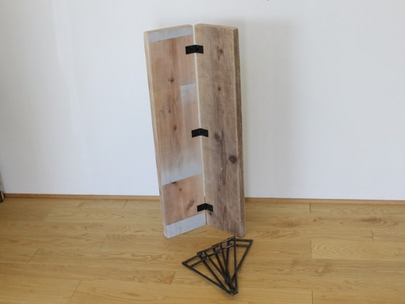 【脱着式アイアン脚】鉄と古材天然杉で作ったローテーブル 3枚目の画像